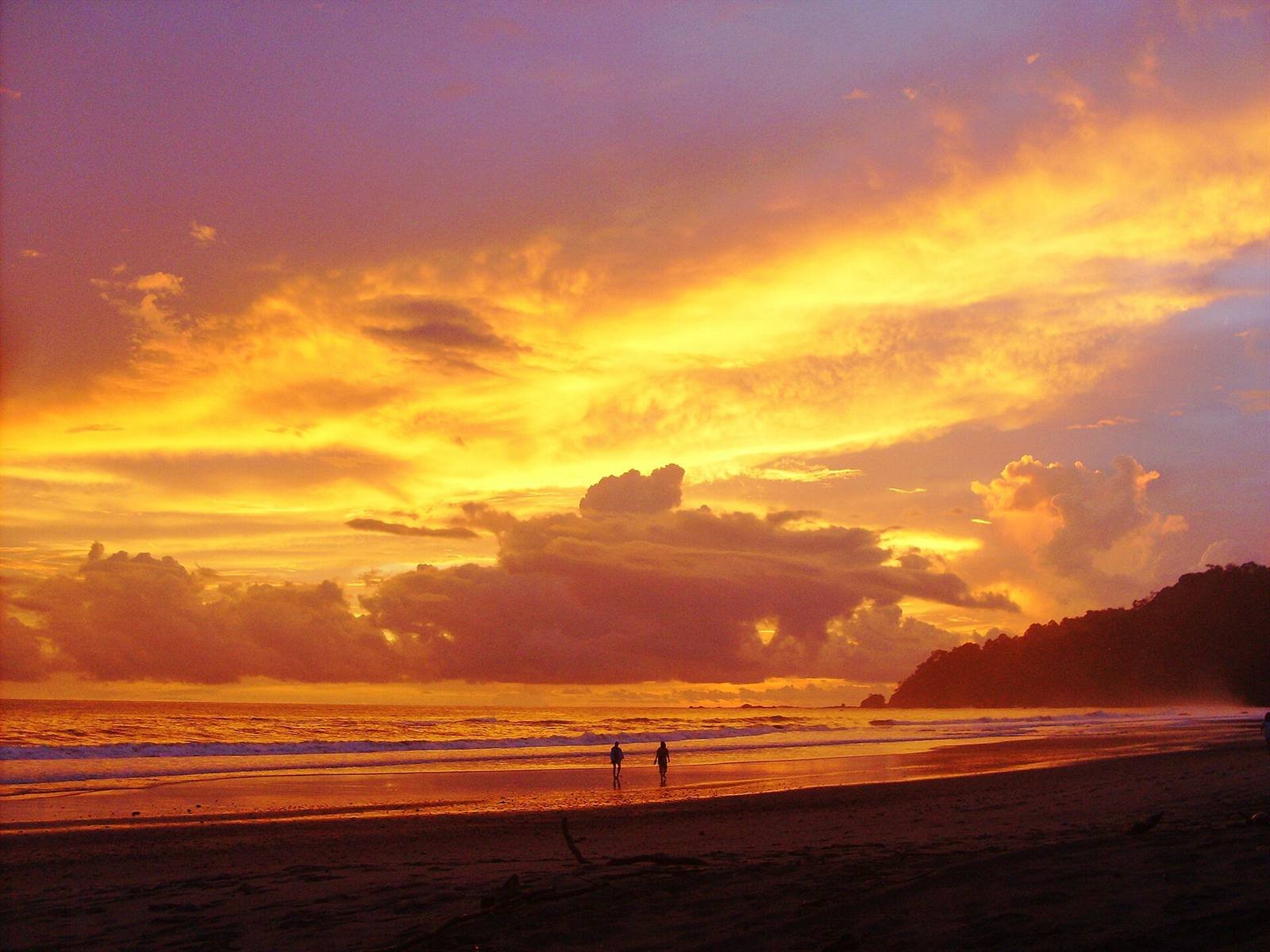 Espadilla beach · 4.8 km
