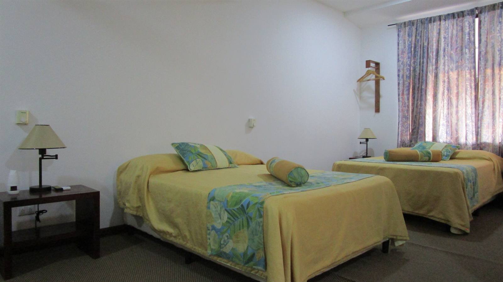 Hotel Sueño Tranquilo: room with two beds